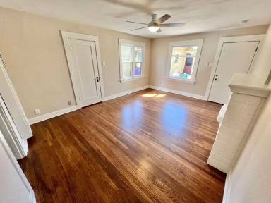 Main picture of 2212 E 6th St