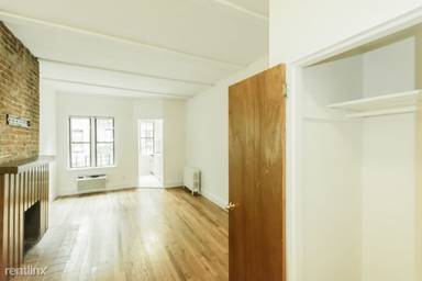 Main picture of 426 E 81st St