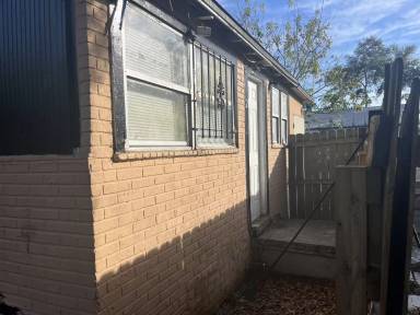 Main picture of 512 W Myrtle St