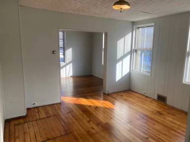 Main picture of 19 Chestnut St