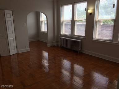 Main picture of 1628 W Sherwin Ave