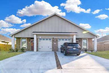 Main picture of 1112 Carlsberg Dr