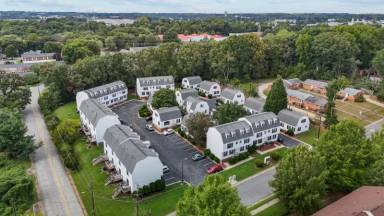 Main picture of 1024 Fir Pl