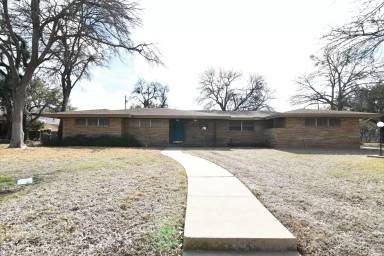 Main picture of 3017 W Avenue T