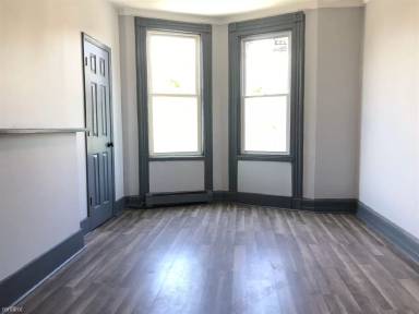Main picture of 308 Clerk St