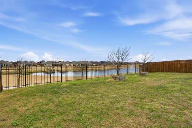 Main picture of 1208 Burlingame Dr