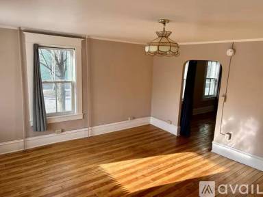 Main picture of 221 N Winooski Ave