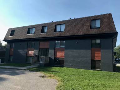 Main picture of 3839 Center St