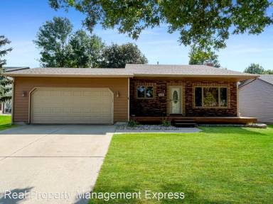 Main picture of 2500 S Ascot Ave