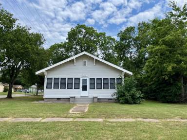 Main picture of 1201 E McLeod Ave