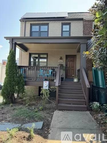Main picture of 337 18th Pl NE