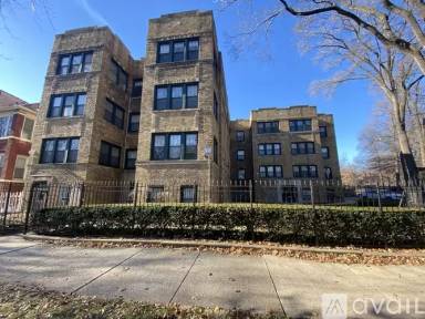 Main picture of 4952 N Saint Louis Ave