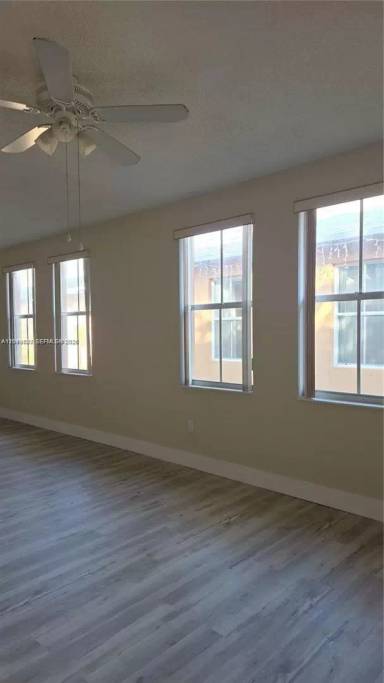 Main picture of 2926 SW 26th St