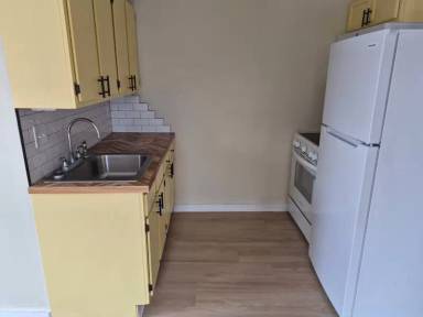 Main picture of 15 Hubbard St