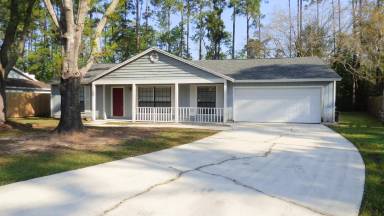 Main picture of 8152 Weybridge Dr