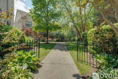 Main picture of 3180 Parthenon Ave
