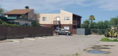 Main picture of 2221 N Ralph Ave