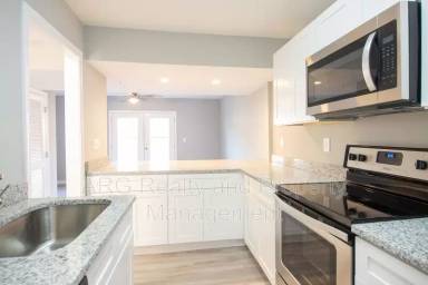 Main picture of 3241 Turner St