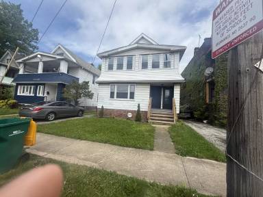 Main picture of 15005 Lucknow Ave