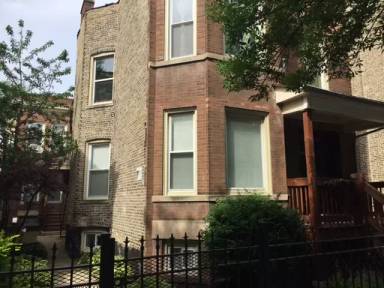 Main picture of 5818 N Ridge Ave