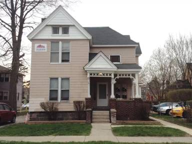 Main picture of 208 N Hamilton St