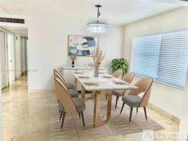 Main picture of 121 Golden Isles Dr