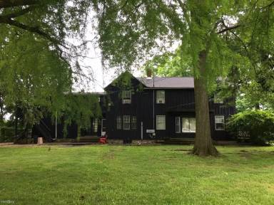 Main picture of 602 1/2 Parkside Dr