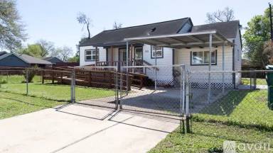 Main picture of 908 Seymour St