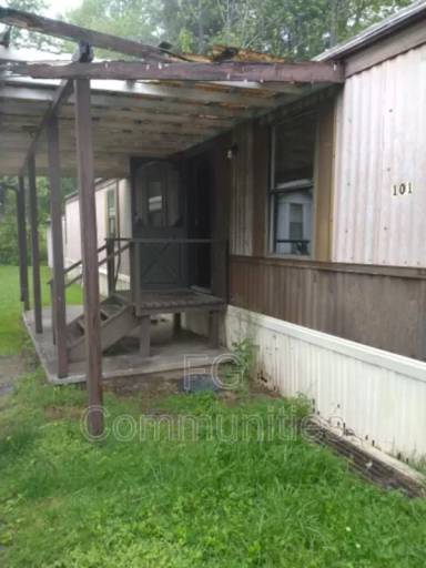 Main picture of 101 Tuckaway Ln