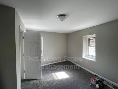 Main picture of 663 E Market St
