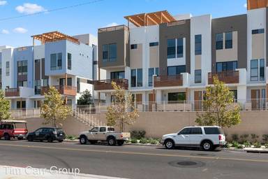 Main picture of 1674 Pomona Ave