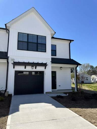 Main picture of 13 N Lenny Dr
