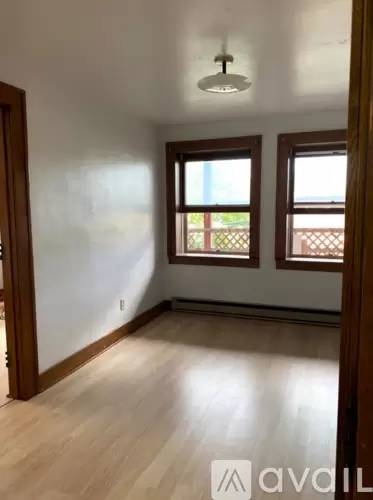 Main picture of 119 S Main St