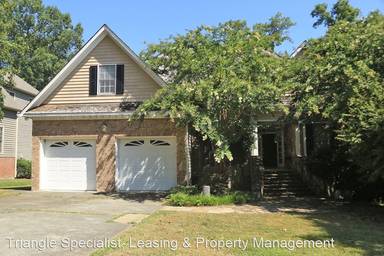 Main picture of 1211 E Pointe Dr
