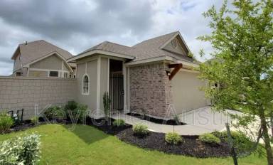 Main picture of 17907 Lungo St