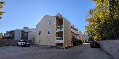 Main picture of 4841 Zenith St
