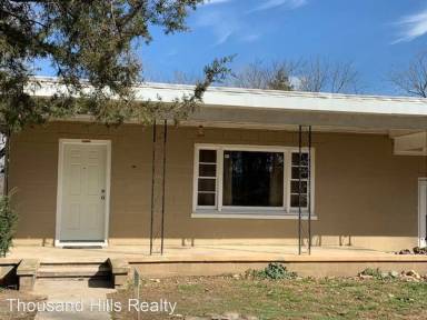 Main picture of 809 Shadowrock Dr