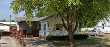 Main picture of 1001 N Elm St