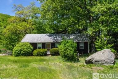Main picture of 5 Mountain Rd