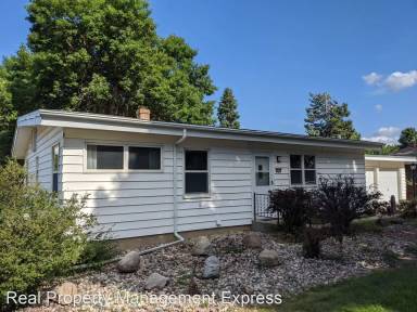 Main picture of 2610 S Hawthorne Ave