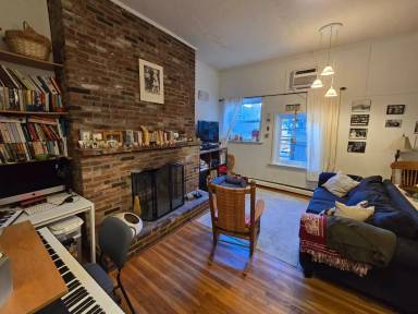 Main picture of 265 S 9th St