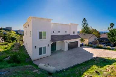 Main picture of 9439 Eucalyptus St