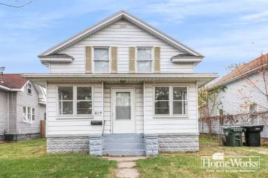 Main picture of 817 E Indiana Ave