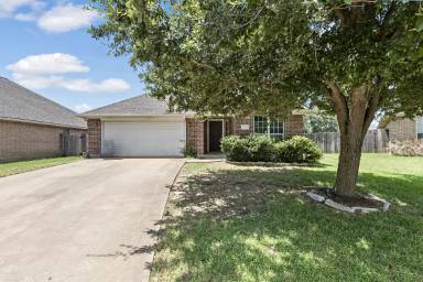 Main picture of 1017 Bougainvillea St