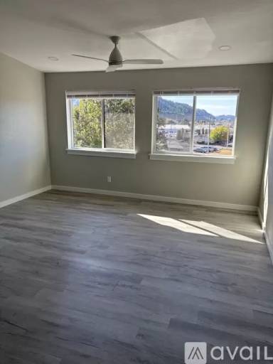 Main picture of 682 Elm Ave