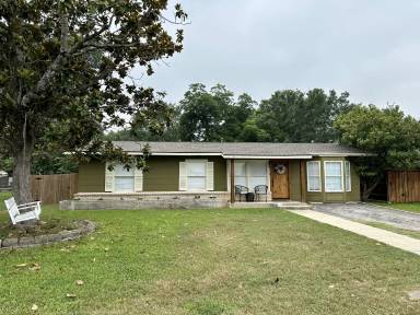 Main picture of 631 Rosemary Dr
