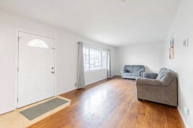 Main picture of 4116 S Cottage Ave