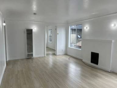 Main picture of 4239 1/2 S Flower St