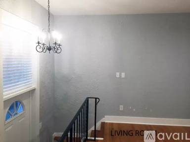 Main picture of 30 Oenoke Pl