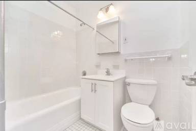 Main picture of E 89th St